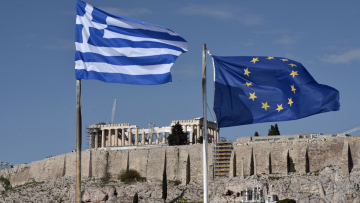 Οι ξένοι θολώνουν το αφήγημα της «καθαρής εξόδου» από τα Μνημόνια