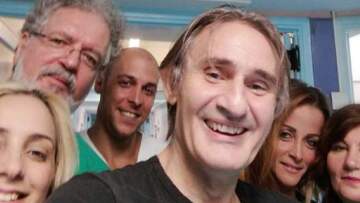 Άκης Σακελλαρίου: Εξιτήριο από το νοσοκομείο - Βγήκε νικητής στη μάχη με τη νόσο των λεγεωνάριων