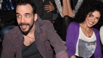 Ανατρεπτικός Μουζουράκης: Το απίστευτο βίντεο από την Αμερική για την «αγάπη» του Μαρία Σολωμού