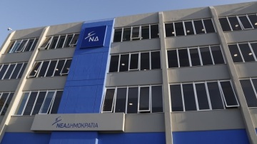 ΝΔ για Μάτι: Αλληλοσυγχαίρονται στα αποκαΐδια οι συναρμόδιοι υπουργοί 