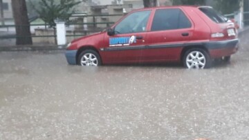 Βέροια: Η δυνατή καταιγίδα προκάλεσε προβλήματα