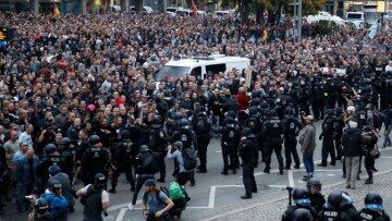 «Καζάνι που βράζει» η Γερμανία: Μάχες μεταξύ νοσταλγών του χιτλερισμού και αριστερών στην πόλη Κέμνιτς