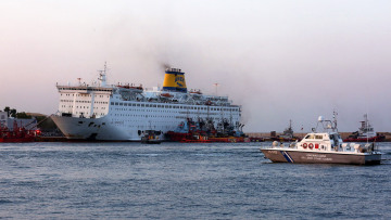 Φωτιά στο πλοίο «Ελευθέριος Βενιζέλος»: Κατέβηκαν με ασφάλεια οι 875 επιβάτες