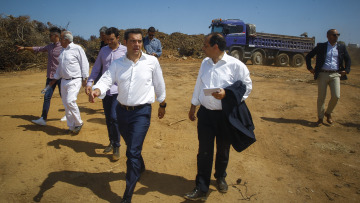 Μάτι: «Φωτιές άναψε» στο Twitter το επικοινωνιακό σόου Τσίπρα