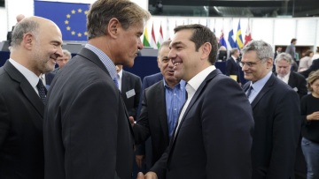 «Άναψαν τα αίματα» και στη Βουλή για την ομιλία Τσίπρα στο Ευρωκοινοβούλιο