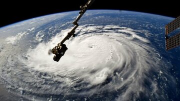 Σε κατάσταση έκτακτης ανάγκης η Ουάσινγκτον ενόψει του τυφώνα Φλόρενς