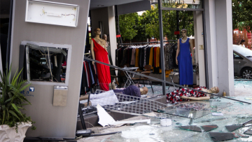 Βίντεο: Βομβαρδισμένο τοπίο στο Βύρωνα μετά από έκρηξη σε ΑΤΜ