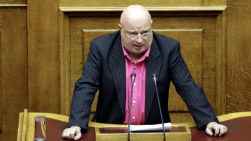 Ο βουλευτής Καβαδέλλας διαμαρτύρεται γιατί του ζητήθηκε να κόψει εισιτήριο στη ΔΕΘ «σαν κοινός πελάτης»