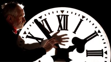 Κομισιόν: Κάθε χώρα πρέπει να αποφασίσει μέχρι τέλος Απριλίου 2019 για τη θερινή ώρα