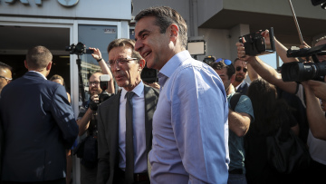 Στα περίπτερα της ΔΕΘ ο Κυριάκος Μητσοτάκης - Στις 8 η κεντρική ομιλία του