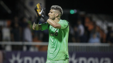 Απαράδεκτες χειρονομίες Πασχαλάκη στην κερκίδα του ΟΦΗ και κίνδυνος βαριάς καμπάνας!