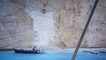 Λέκκας για κατολίσθηση στο Ναυάγιο: Πρέπει να δημιουργήσουμε ζώνες ασφαλείας επισκεπτών ώστε η παραλία να παραμείνει ανοιχτή