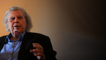 Ο Μίκης Θεοδωράκης επίτιμος πρόεδρος στο Μουσείο Προσφυγικού Πολιτισμού, στο νέο γήπεδο της ΑΕΚ