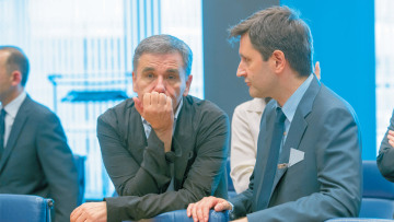 Αναζητείται «φυσικός  τρόπος» για να γλιτώσουν τις μειώσεις στις συντάξεις