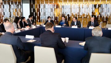 Συναντήσεις Τσίπρα με εκπροσώπους της Merrill Lynch και της Morgan Stanley στη Ν. Υόρκη