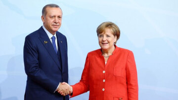 Ερντογάν σε Μέρκελ: Δώστε μας τους υποστηρικτές του Γκιουλέν που είναι στη Γερμανία