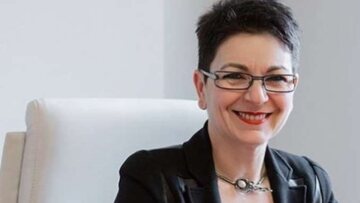 Σύζυγος Στουρνάρα σε Πολάκη: Θα μιλήσουν τα δικαστήρια