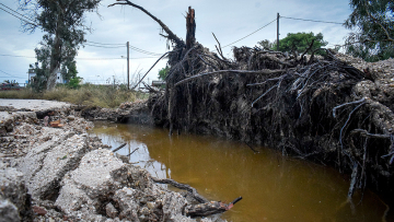 Αγωνία για τους τέσσερις αγνοούμενους του «Ζορμπά» - Τους ψάχνουν δύτες και ΕΜΑΚ