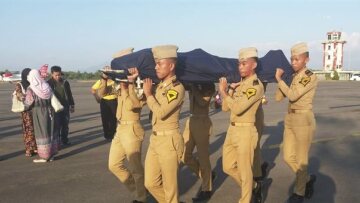  Ινδονησία: Ήρωας ελεγκτής θυσιάστηκε για να μην εγκαταλείψει το πόστο του την ώρα του φονικού σεισμού