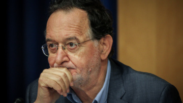 Στη βουλή οι αποκαλύψεις του «Πρώτου Θέματος» για την παρακολούθηση του Λαφαζάνη από ασφαλίτες