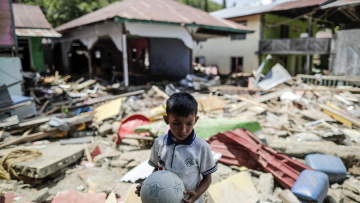 Ινδονησία: Εντολή στον στρατό να πυροβολεί όσους λεηλατούν καταστήματα μετά τον σεισμό