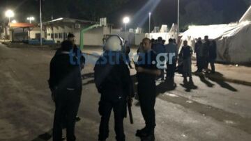 Ένταση και μαχαιριές στο «hotspot» στα Διαβατά - Ένας τραυματίας