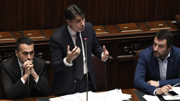 Αγωνία για τη σύγκρουση Ιταλίας-ΕΕ