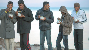 Αυτές τις εταιρείες ψάχνει η OLAF για τα συσσίτια στους μετανάστες