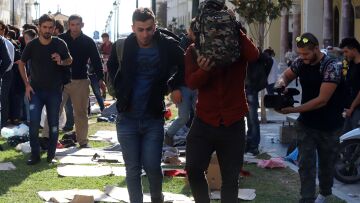 Γερμανικός Τύπος: Έκαναν φτερά στην Αθήνα τα ευρωπαϊκά κονδύλια για τους πρόσφυγες