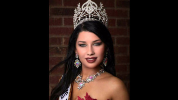 Κωνσταντίνα Παγάνη: Ποια είναι η «Μις Υφήλιος 2017» που ο θείος της σκότωσε τη μητέρα της