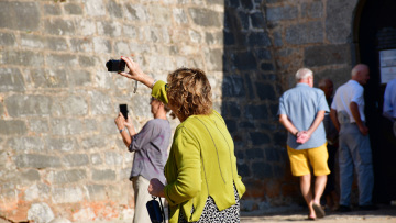 Απογοητευμένοι οι τουρίστες από το ολοήμερο λουκέτο σε μουσεία και αρχαιολογικούς χώρους