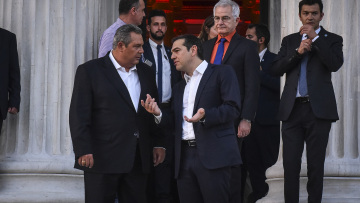 «Τρενάκι» οι σχέσεις Τσίπρα-Καμμένου: Κάθε ώρα και μια κωλοτούμπα