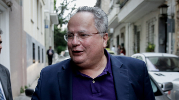 «Ρίχνει το γάντι» σε Τσίπρα - Καμμένο ο Κοτζιάς: Δώστε στη δημοσιότητα την επιστολή παραίτησής μου