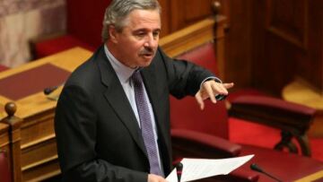 Νέες καταγγελίες Μανιάτη: «Κραυγαλέο σκάνδαλο» η σύμβαση για το Θριάσιο Εμπορευματικό Κέντρο