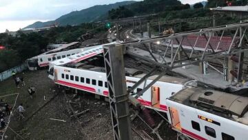 Εκτροχιασμός τρένου στην Ταϊβάν - Τουλάχιστον 22 νεκροί
