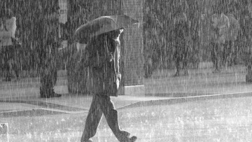 Βροχές, καταιγίδες και τοπικά... χαλάζι φέρνει ο «Φοίβος» την Τετάρτη