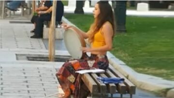 Θεσσαλονίκη: Συνέλαβαν μουσικό του δρόμου για «επαιτεία»