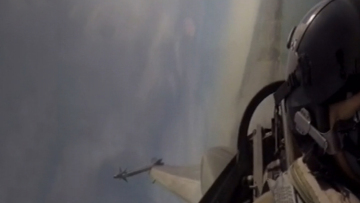 Το μήνυμα του πιλότου του F16 στη Θεσσαλονίκη: Καλημέρα Μακεδονία! Ας ατενίσουμε το μέλλον με αισιοδοξία και ελπίδα