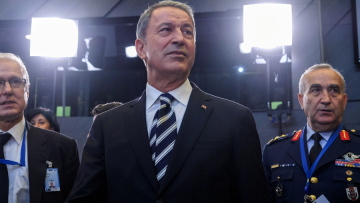 Τούρκος υπουργός Άμυνας: Ελάτε να συζητήσουμε πακέτο όλα τα προβλήματα στα ελληνοτουρκικά