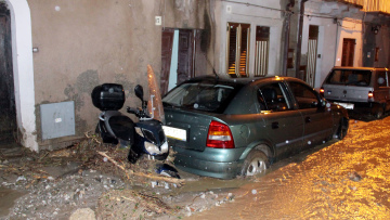 Κύμα κακοκαιρίας σαρώνει την Ιταλία: 12 οι νεκροί στη Σικελία