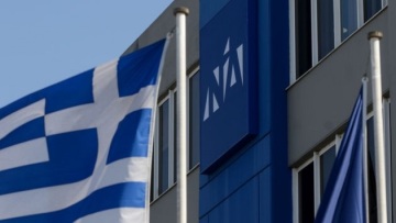 ΝΔ για συνέντευξη Τσίπρα: Συνεχίζει σε συνεννόηση με τον Καμμένο να κοροϊδεύει τους πολίτες