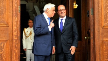 Εύσημα Ολάντ σε Παυλόπουλο για τη στάση του το βράδυ του δημοψηφίσματος 