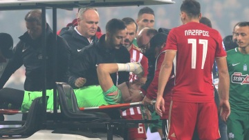 Φωτογραφίες: Ο σοκαριστικός τραυματισμός του Διούδη - Του γύρισε η γλώσσα!