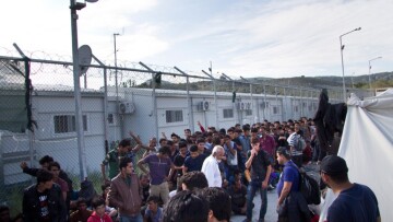 Λέσβος: Επίθεση σε αστυνομικούς και ληστεία στη Μόρια