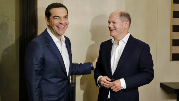 Ανησυχία στην Αθήνα από τη σιωπή Σολτς για τις συντάξεις στη συνάντηση με τον Τσίπρα