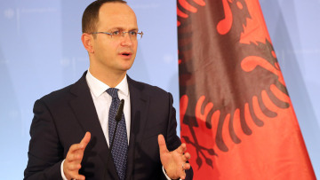 Νέες προκλήσεις: Δεν έχει κλείσει ο κατάλογος των ανεπιθύμητων Ελλήνων λέει ο Αλβανός ΥΠΕΞ