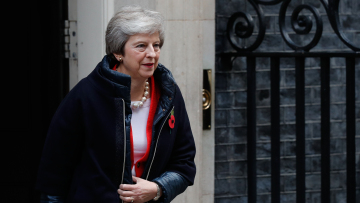 Ημέρα κρίσης για τη Μέι: Καραδοκούν οι «αντάρτες» και το έγγραφο «φωτιά» για το Brexit
