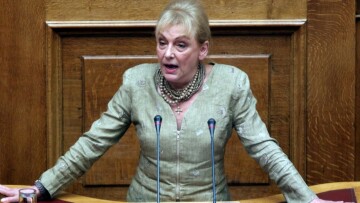 Φωτεινή Πιπιλή για Αντώνη Σαμαρά: Τελικά αποστάτης γεννιέσαι - Δεν γίνεσαι