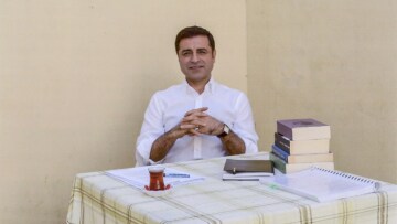 ﻿Το Ευρωπαϊκό Δικαστήριο Ανθρωπίνων Δικαιωμάτων καταδίκασε την Τουρκία για την φυλάκιση του Ντεμιρτάς