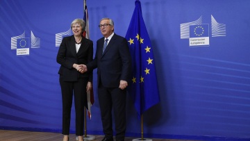 Brexit: Άκαρπη συνάντηση Μέι - Γιούνκερ, νέο ραντεβού το Σάββατο